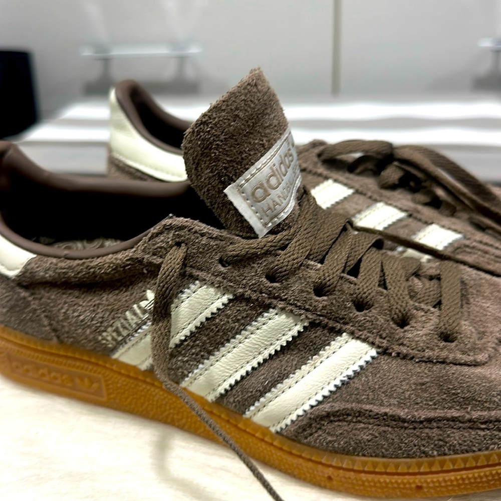 Brand new never been worn Adidas handball, Spezial brown and cream sneakers
